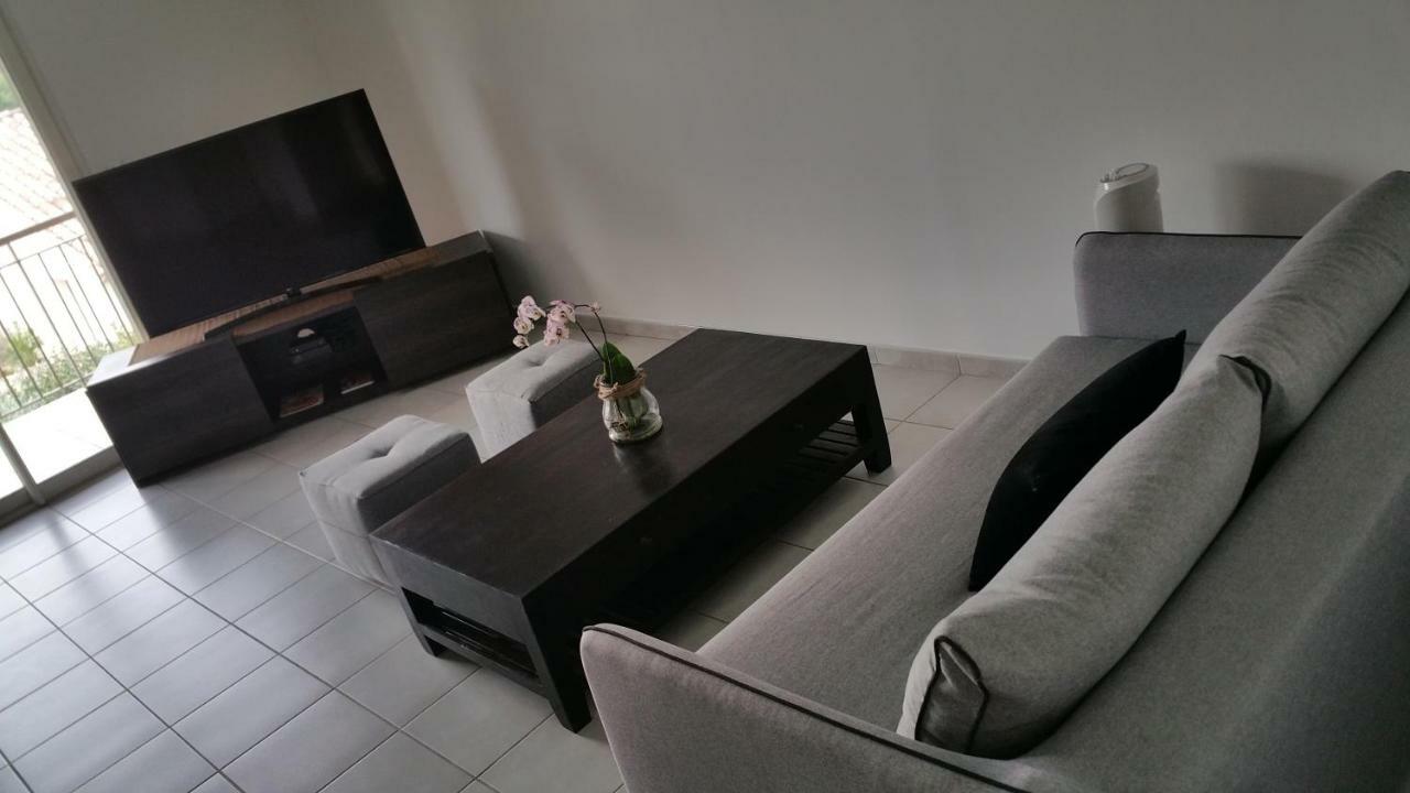 Апартаменты Apt 50M2 Avec Balcon Tout Equipe Proche D'Avignon Перн-ле-Фонтен Экстерьер фото